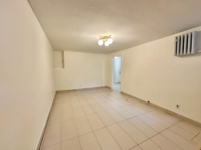Building Photo - 2554 42nd St
