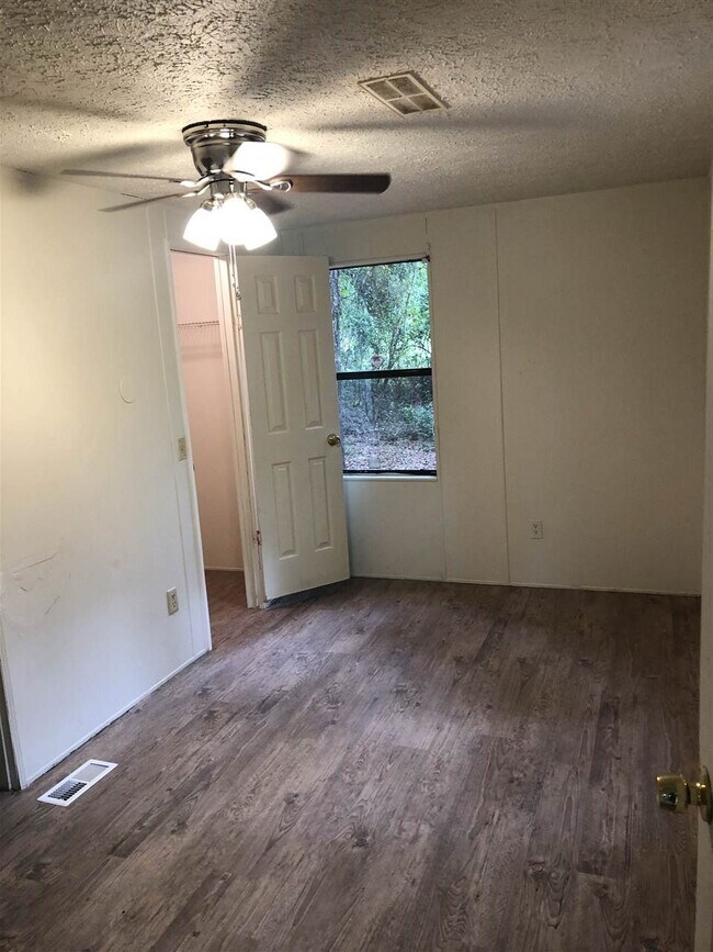 Foto del edificio - 1634 Rankin Ave
