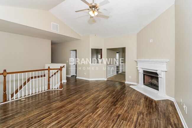 Foto del edificio - 455 Boxelder Rd