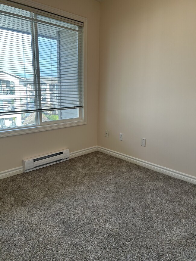 Photo du bâtiment - 7504-7504 Topaz Dr