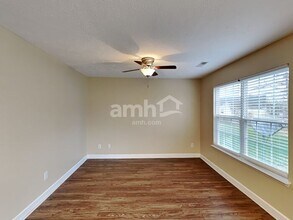 Building Photo - 110 Baker Springs Ln