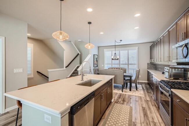 Building Photo - 11241 Modern Mdw Lp