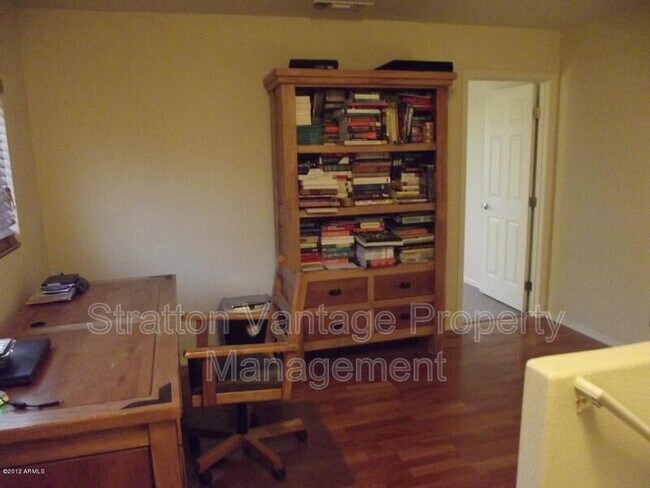 Building Photo - 1561 S Halsted Dr