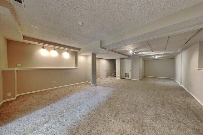 Building Photo - 730 Wheeler Peak Way