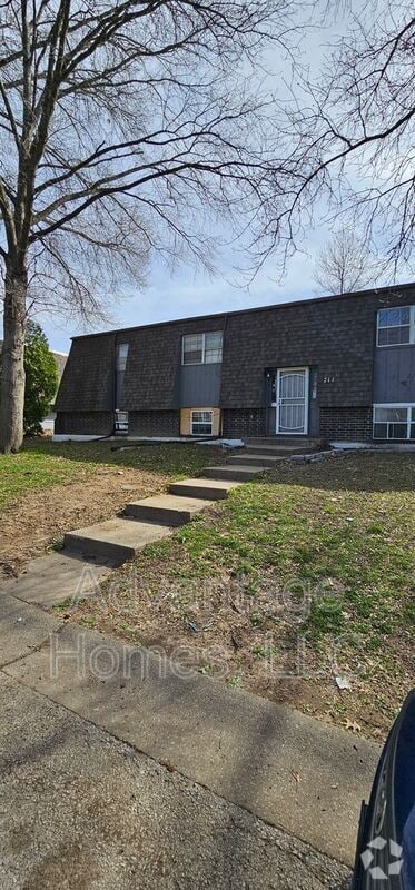 Building Photo - 711 N 70th St