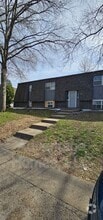 Building Photo - 711 N 70th St