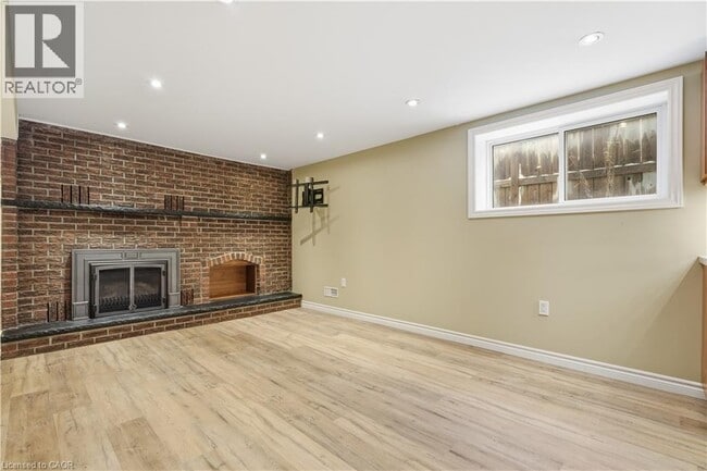 Building Photo - 41 Broken Oak Crescent