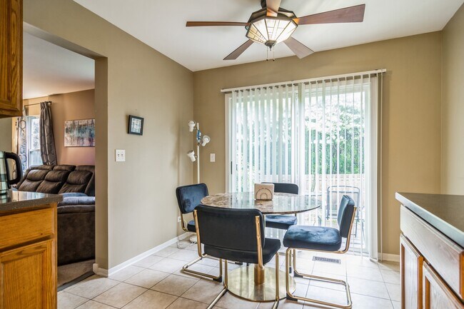 Foto del edificio - 1355 Orleans Dr