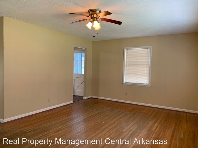 Foto del edificio - 3 br, 1.5 bath House - 10920 Birchwood Dr.