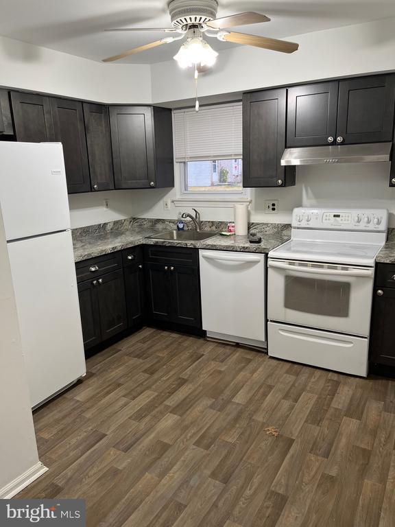 Foto del edificio - 629 Village Ln.