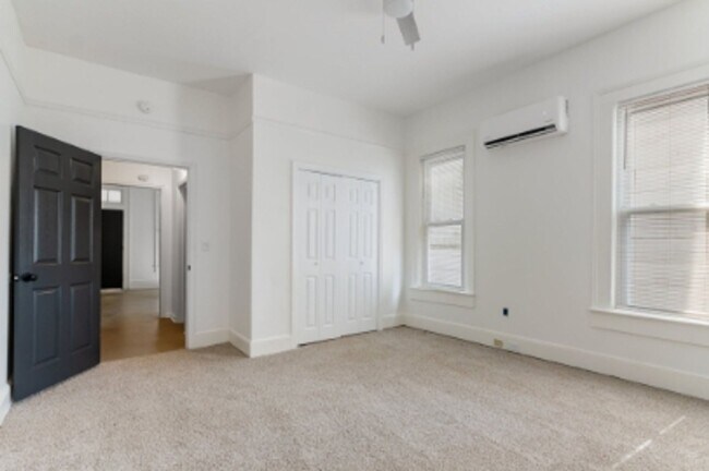 Foto del edificio - 1 Bedroom Duplex COMPLETELY UPDATED with D...