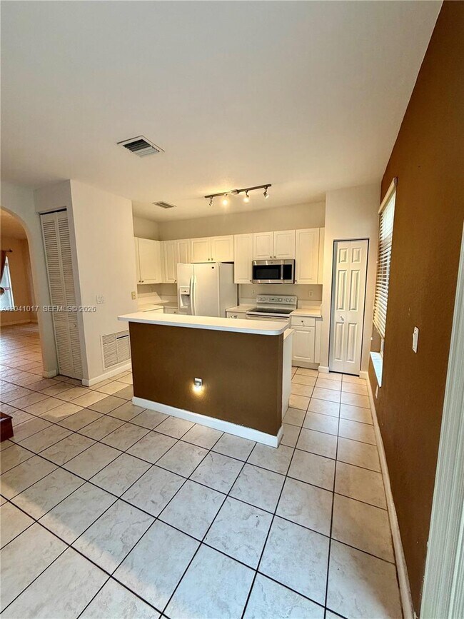 Foto del edificio - 5770 NW 113th Pl