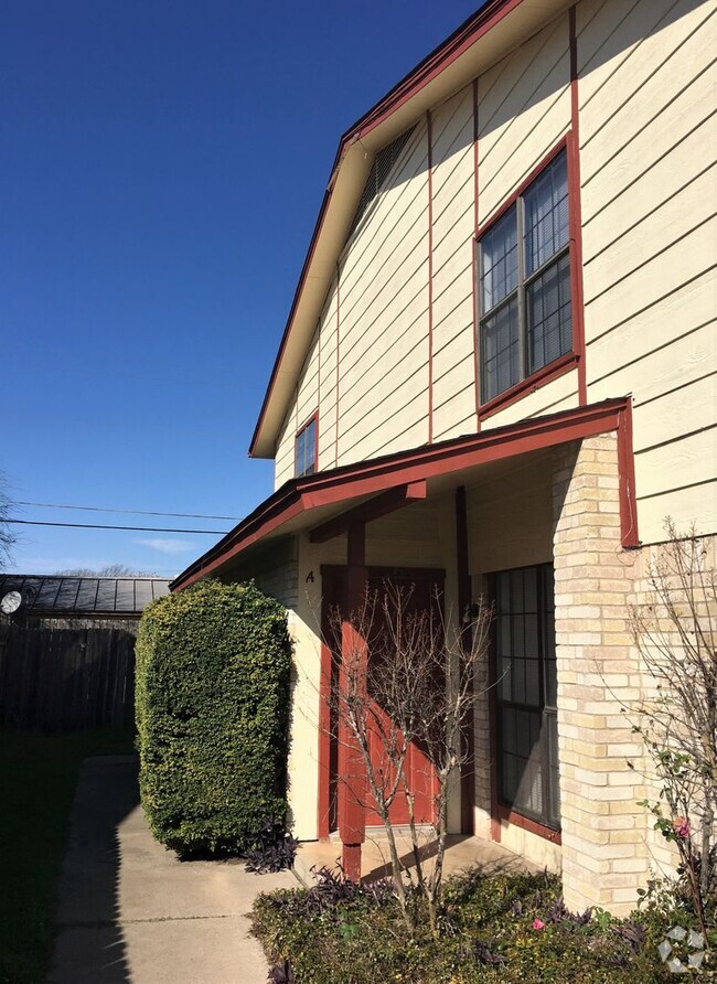 Building Photo - 1102 Covey Ln