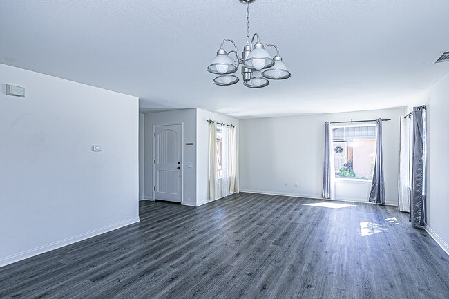 Foto del edificio - 3824 Cassini Cir
