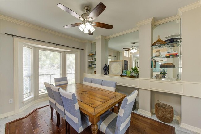 Building Photo - 1526 Forest Home Dr