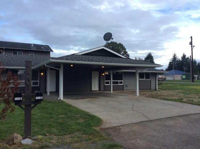 Building Photo - 7201 48th Dr NE