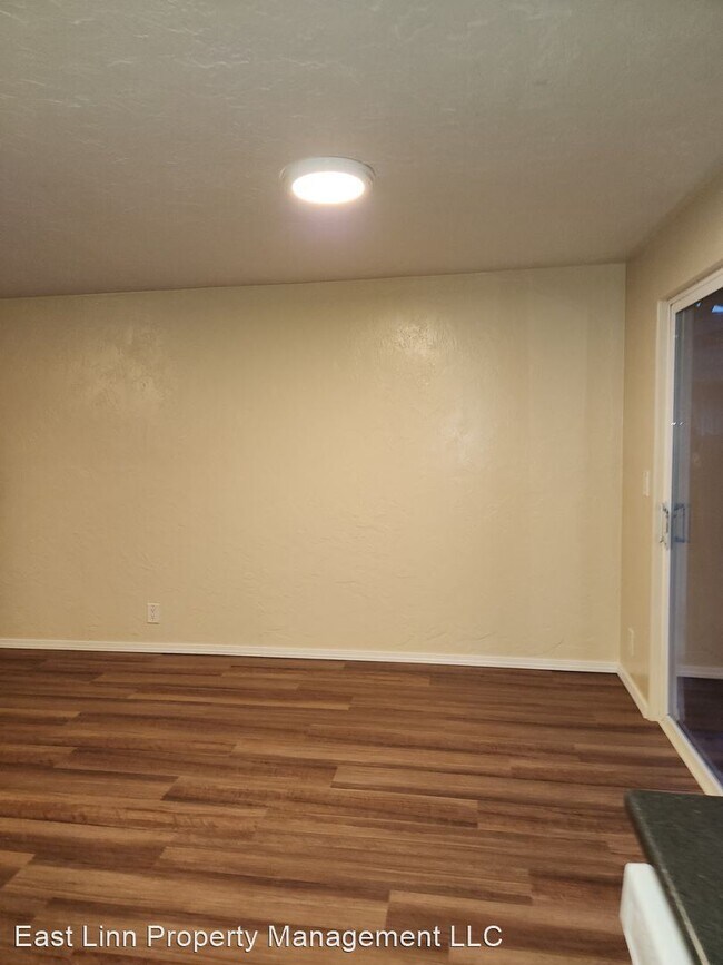 Building Photo - 2 br, 1.5 bath House - 845 Airway Rd