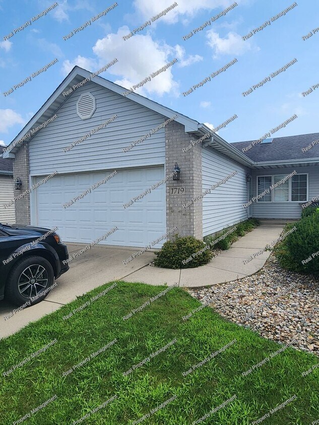 Primary Photo - Three Bedroom Duplex