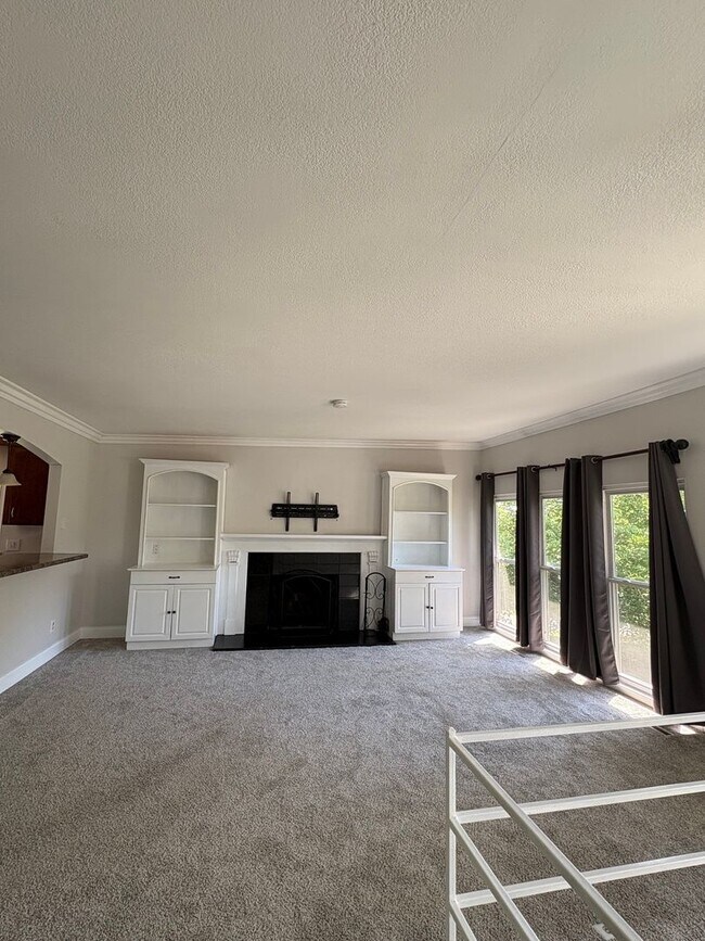 Foto del edificio - 4 Bedroom 2 Bath House