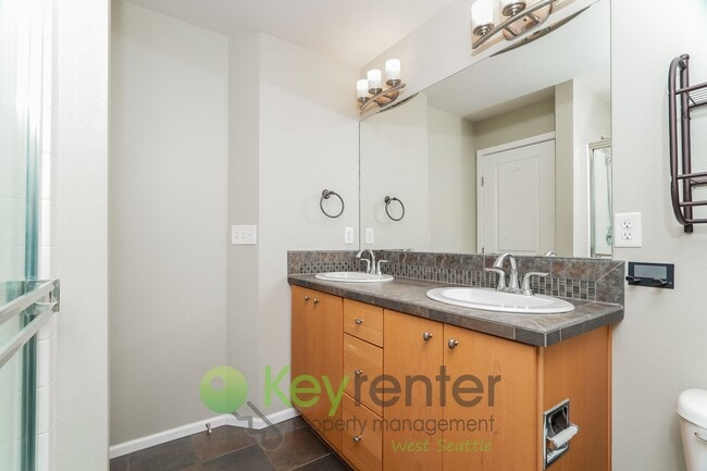 Building Photo - **Rent Special** Luxury 3-Bedroom with Pri...