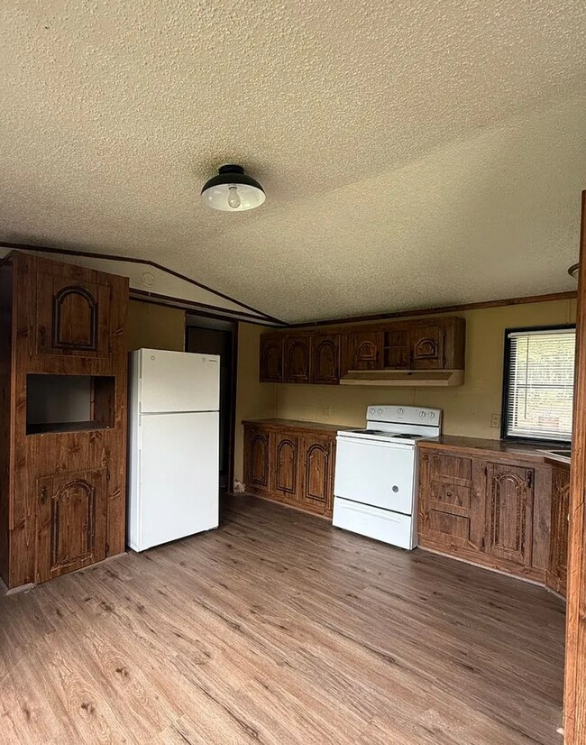 Foto del edificio - 2 bed, 2 bath mobile home for rent in Beauregard
