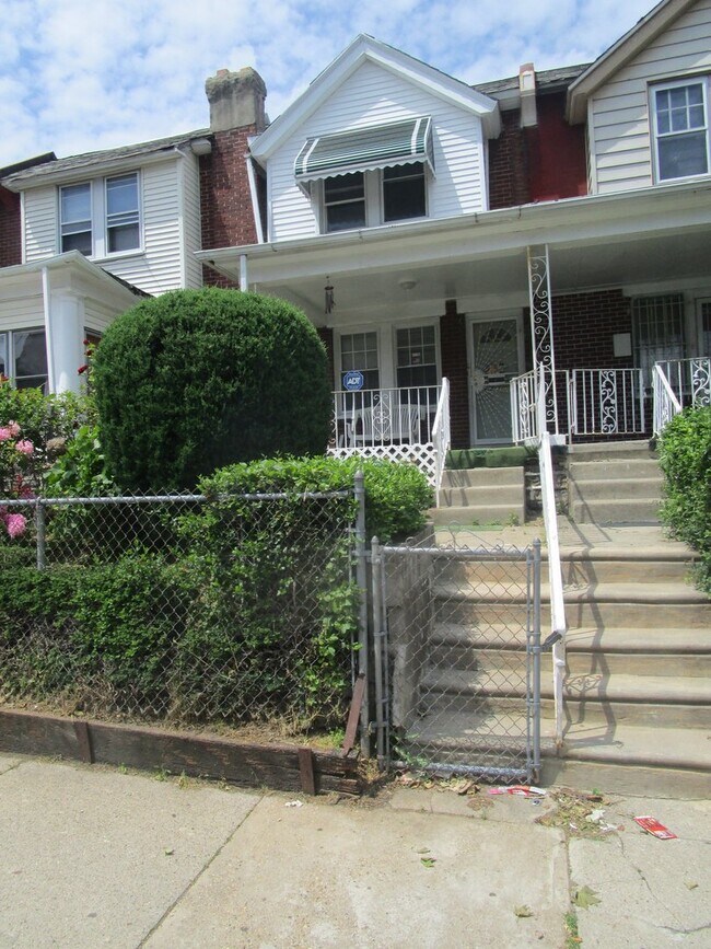 Foto del edificio - Remodeled Front Porch Row - Oak Lane