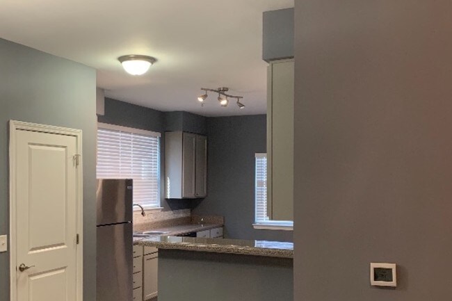 Kitchen entry - 37 Hutchinson St NE