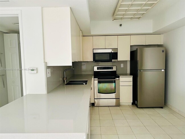 Building Photo - 19101 NE 36th Ct