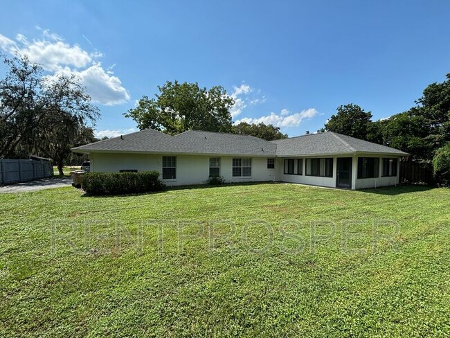 Building Photo - 360 Vincent Dr