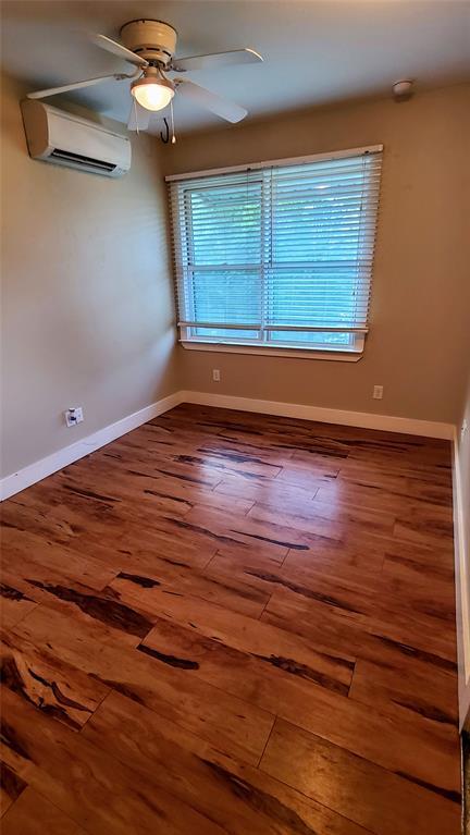 Foto del edificio - 1913 Robbins Pl