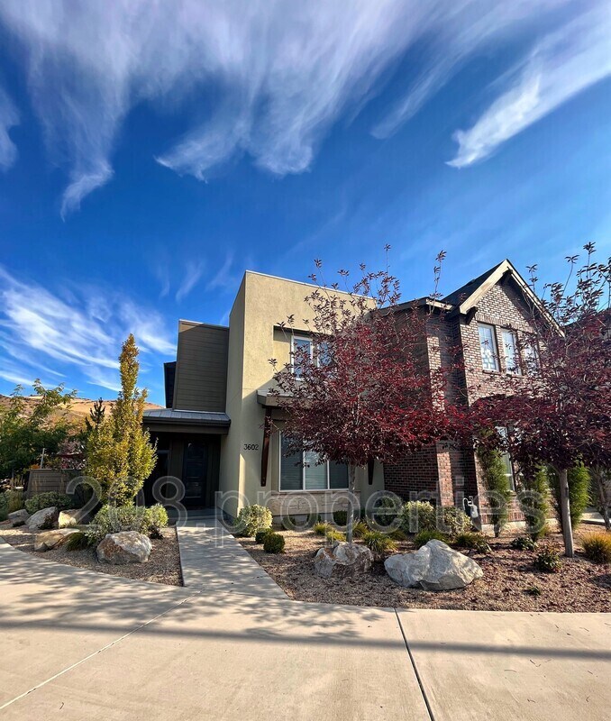 Foto principal - 3602 E Parkcenter Blvd