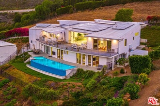 Building Photo - 28405 Via Acero
