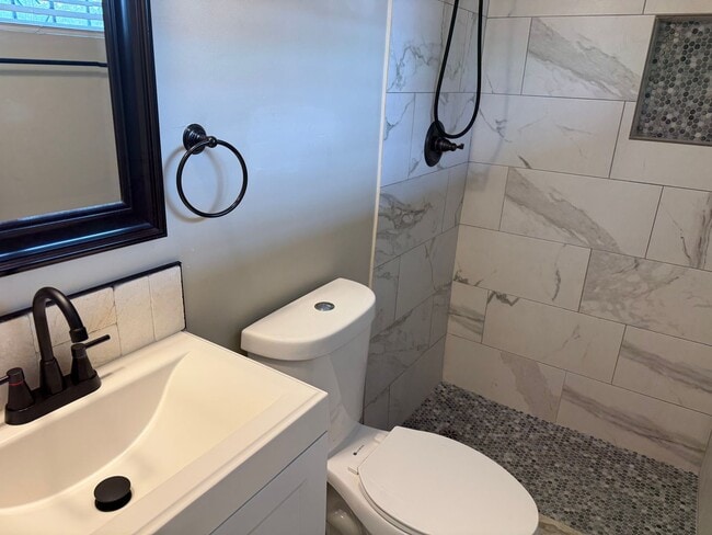 Foto del edificio - 7252 E Beverly Dr