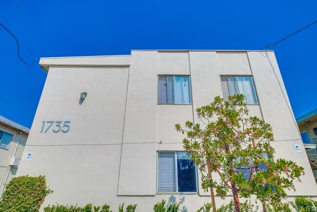 Foto del edificio - 1735 W 120th St