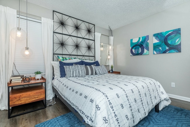 Interior Photo - Starburst