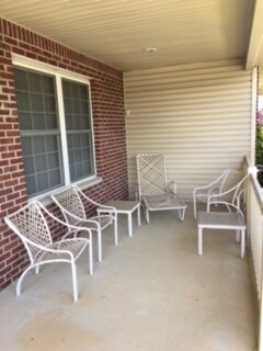 Foto del edificio - 3 BEDROOM TOWNHOUSE AVAIL JULY 2026.   Mon...