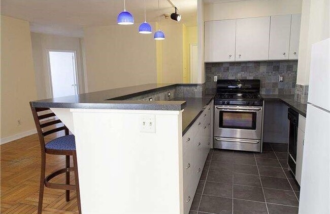 Kitchen - 2601 Pennsylvania Ave