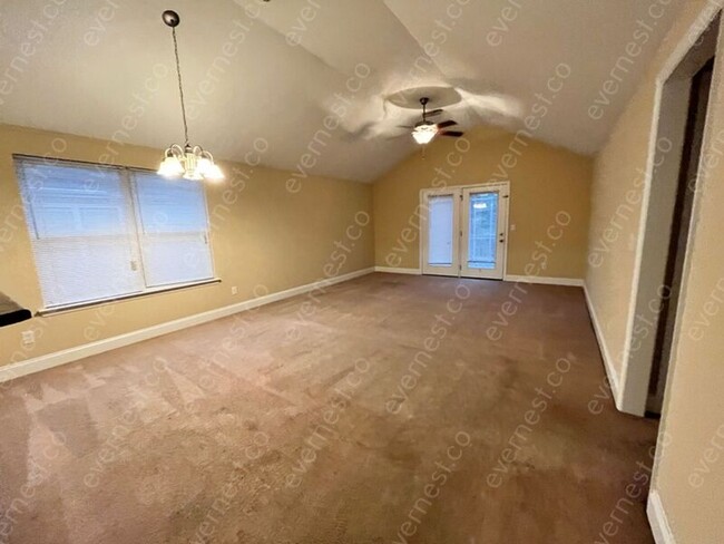 Building Photo - 1521 Southernwood Dr