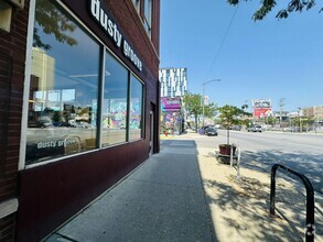 Building Photo - 1104 N Ashland Ave