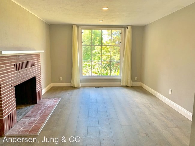 Building Photo - 353 G St
