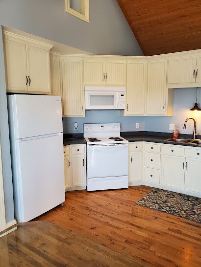Appliances less than 2 years old - 227 Retriever Ln