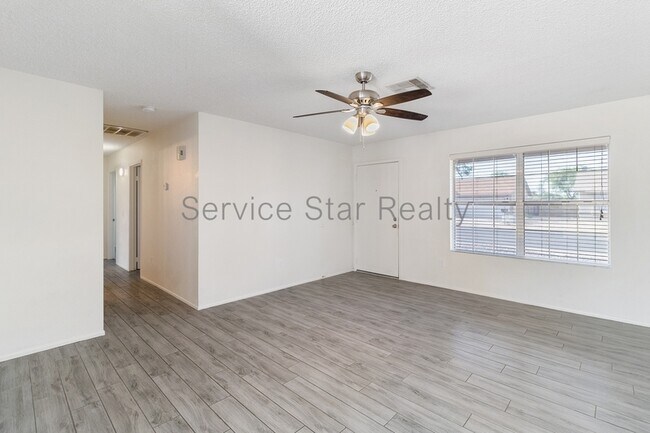 Building Photo - 6418 W Laredo St