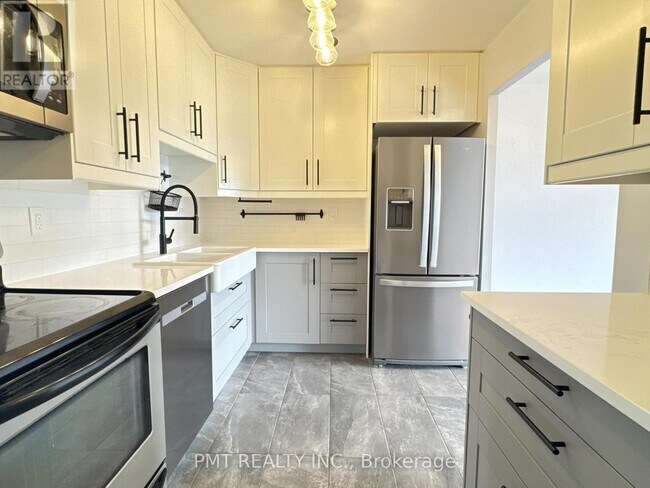 Building Photo - 65 Highland Crescent