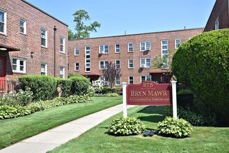 Building Photo - 275 Maple Ave