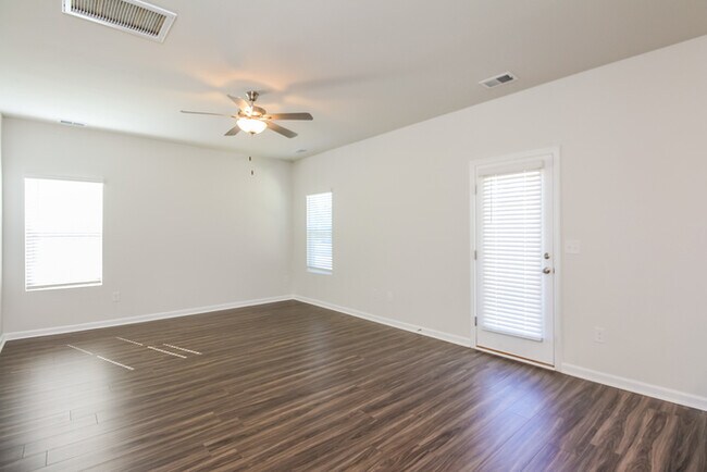 Foto del edificio - 175 Dorian Lp