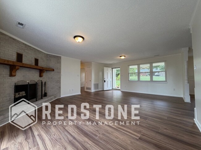 Foto del edificio - 3138 Whitesell Dr