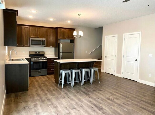 Foto del edificio - 173 E Fiddlers Canyon Rd