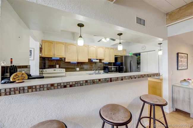 Building Photo - 741 E Coco Plum Cir