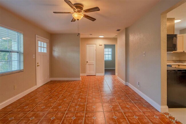 Foto del edificio - 206 40th Ave NE