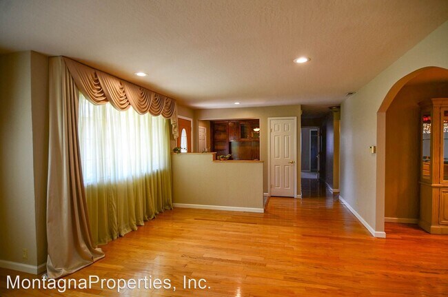Building Photo - 3 br, 3 bath House - 16873 Placer Oaks Road
